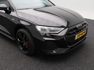 Audi A3 Sportback 45 TFSi 272 Pk e S-line Competition | Trekhaak | Stoelverwarming | Adaptive Cruise | Half Leer | Camera | Carplay | 18 Inch | 28.601 Km !! / 13