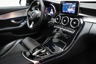 Mercedes-Benz C-Class Estate 200 Premium Plus / 4