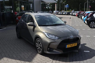 Toyota Yaris 1.5 HYBRID DYNAMIC LED LMV-16" APPLE/ANDROID KEYLESS NAVI ALL-SEASON DEALER ONDERHOUDEN / 8