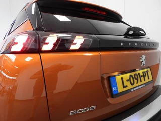 Peugeot 2008 1.2 PureTech 130PK Allure Pack NAVI/CAMERA/CLIMA/LED/17"LMV! / 33
