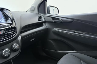 Opel KARL 1.0 Rocks Online Edition | Navigatie via Carplay | Parkeersensoren | Dakrails | DAB radio | Cruise control | Zuinige motor / 25
