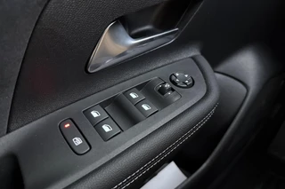 Opel Mokka Electric GSE 54 kWh | GSE | Stoel/stuurverwarming | Achteruitrijcamera | Unieke uitvoering | 20" Lichtmetalen velgen | Adapt. Cruise control | Alcantara sportstoelen / 22
