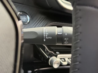 Peugeot 2008 Allure 1.2 PureTech 100PK Navigatie, Parkeersensoren, Keyless, Apple Carplay, Android Auto / 21