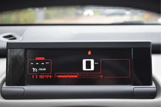 Citroën C4 Cactus 1.2 PureTech Shine Airbump Blackline  | NL-Auto | Nav | Cruise Control | PDC achter | LM-Velgen allweather | NAP | Distributie vervangen / 18