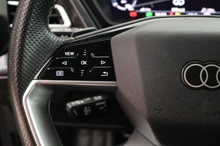 Audi Q4 Sportback e-tron 40 204pk S Edition 77 kWh SOH 91% Stoelverwarming Camera HUD Keyless ACC S-Line / 19