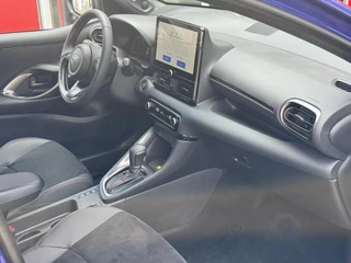 Toyota Yaris 1.5 Hybrid 130 GR SPORT NL-AUTO APPLE/ANDROID CARPLAY PARKEERCAMERA SPORTSTOELEN / 4