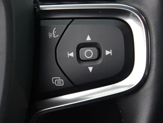 Volvo XC40 1.5 T3 Momentum Pro | Elek. wegklapbare trekhaak / 42