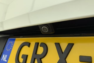 Opel Grandland X 1.6 Turbo 300pk Hybrid4 Elegance | Navigatie | Keyless | Camera | Parelmoer kleur | Electrische achterklep | Lichtmetalen velgen | AGR Comfortstoelen | Voorruitverwarming | Zwart dak / 38