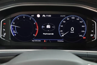 Volkswagen T-Roc 1.0 TSI 110pk Style Trekhaak LED Virtual Cockpit Navigatie / 37