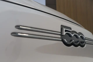 Fiat 500e Urban Comfort 42 kWh  Keyless/Stoelverw/CarPlay/Camera/Dodehoek/Pdc/15" / 31
