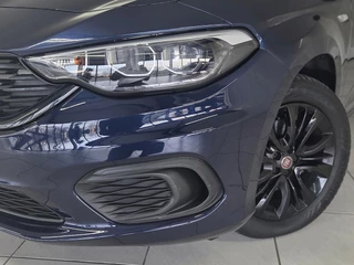 Fiat Tipo Stationwagon 1.4 Street | Apple-Android | Ruime Kofferruimte | Getinte Ramen / 22