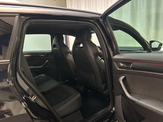 Skoda Kodiaq 1.5 TSI 150pk DSG Sportline Business Alcantara Stoelverwarming Trekhaak Camera Stoelverwarming / 17