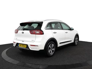 Kia Niro 1.6 GDi Hybrid DynamicLine  - Automaat - Trekhaak - Achteruitrijcamera - Navigatie - Cruise Control - Climate Control - 12 maanden bovag garantie / 9
