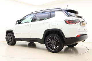 Jeep Compass 4xe 240 Plug-in Hybrid Electric S | Navigatie | Lederen bekleding | Panoramisch schuifdak | Keyless | Stoelverwarming | Zwart dak / 13