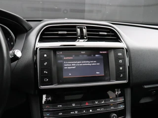 Jaguar F-PACE 2.0 Portfolio AWD 25t / 8