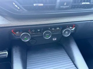 Citroen C5 X 1.6 Plug-in Hybrid 225 Shine *ACC & 360 Camera* / 32