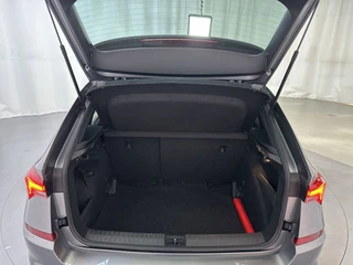 Skoda Kamiq 1.0 TSI Sport Business Virtual Cockpit Trekhaak Parkeersensoren App-Connect Stoelverwarming / 15