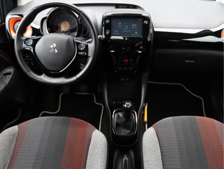 Peugeot 108 1.0 e-VTi Top  | Cruise Control | Camera | Keyless | Org. NL / 2
