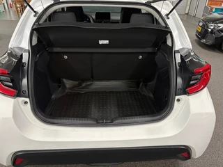 Toyota Yaris 1.5 Hybrid 115 First Edition/ NL auto/ Automaat/ Achteruitrijcamera / 35