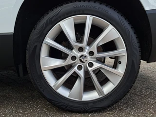 Škoda Karoq 1.5 TSI ACT Style Pano 360° Carplay Trekhaak Business Sportline / 21