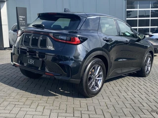 Lexus LBX 1.5 2WD / 5