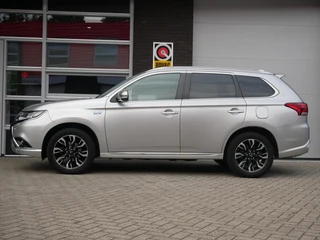 Mitsubishi Outlander 2.0 PHEV Premium Trekhaak| Camera| NAP / 2