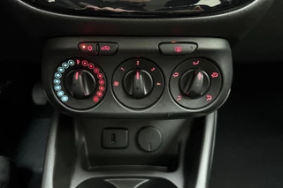Opel Corsa 1.4 Favourite | Navigatie | Parkeersensoren | Lichtmetalen velgen | 5 Deuren | Cruise control | DAB Radio | Mistlampen voor / 25