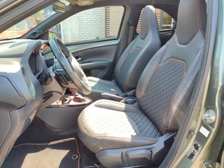 Toyota Aygo X LIMITED AUTOMAAT CABRIO NL-AUTO 18"LM-VELGEN PRIVACY-GLASS JBL-AUDIO HALF-LEDER STOELVERW. / 11