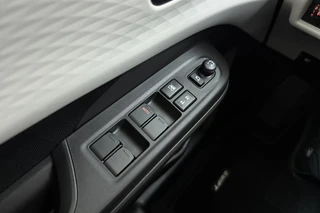 Suzuki Swift 1.2 Style Smart Hybrid 83pk | Automaat | Navigatie | Climate Control | Cruise Control Adaptief | Camera | Stoelverwarming | Draadloos Apple Carplay - Android Auto / 20