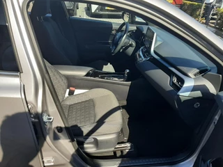 Toyota C-HR 1.8 Hybrid Business Plus ALL SEASONS STOEL/STUURVERW KEYLESS PARK-SENSOREN BLIND-SPOT LM-VELGEN DAB+ CAMERA / 31