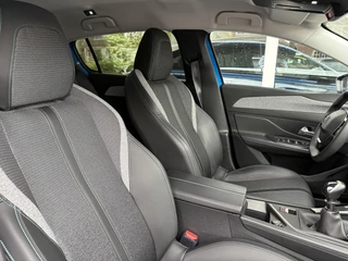 Peugeot 308 1.2T 130pk Allure Pack Business | Dodehoek detectie | Adaptieve Cruise | Keyless | Achteruitrijcamera | LED Verlichting | Parkeersensoren | Navigatie / 10