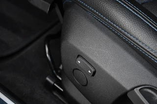 BMW 2 Serie Gran Coupé 218i M-Sport  Shadowline Trekhaak 18inch Live-cockpit Sfeerverlichting / 25
