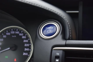 Lexus RC 300h Business Line Pro / 32