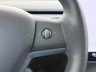 Tesla Model 3 Long Range AWD 75 kWh FABRIEKSGARANTIE OP ACCU & AANDRIJFLIJN TOT 2031 OF 192.000 KM + ALGEMENE AUTO T/M 06-2027 of 80.000KM! BTW verrekenbaar | SOH 94% | / 32