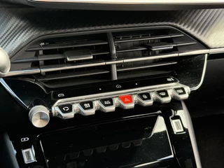 Peugeot 2008 Allure 1.2 PureTech 100PK Navigatie, Parkeersensoren, Keyless, Apple Carplay, Android Auto / 28