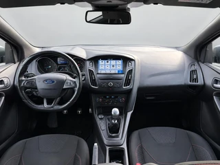 Ford Focus Wagon 1.5 Titanium NAVI - STOELVERWARMING / 2