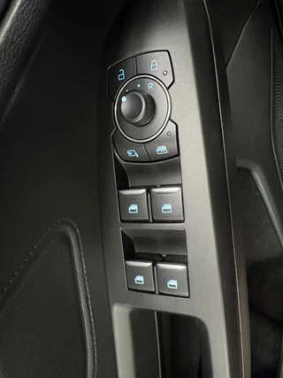 Ford Focus Wagon 1.0 EcoBoost Hybrid ST Line Style/ NL auto/ Achteruitrijcamera/ Sensoren / 10