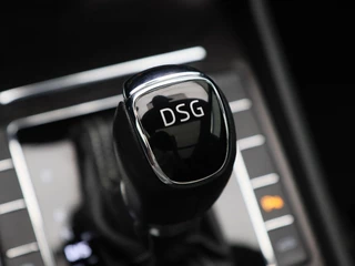 Škoda Superb Combi 1.5 TSi ACT 150 Pk Automaat Sportline Business | Trekhaak | Stoelverwarming | Panorama dak | Camera | Canton Audio | Alcantara | CarPlay | 18 Inch / 38