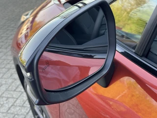 Toyota C-HR 2.0 Plug-in Hybrid 220 Executive NIEUW UIT VOORRAAD LEVERBAAR!! / 23