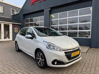 Peugeot 208 1.2 PureTech Allure / Navi / Cruise / Carplay / 57000 km !. / 2