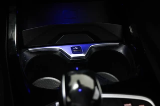 BMW 1-serie 118i Executive Edition | HALF LEDER | DAB | APPLE | DRAADLOZE LADER | CAMERA | 17" / 36