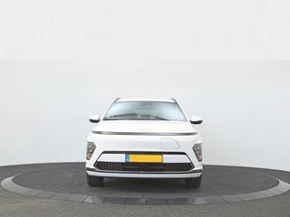 Hyundai Kona Electric Pure Edition 64.8 kWh | Demo | Navigatie | Camera | Cruise control / 12