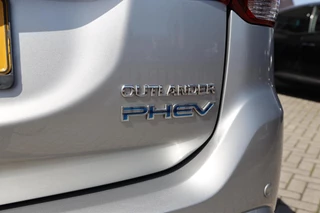 Mitsubishi Outlander 2.4 PHEV Pure+|Camera|Trekhaak|PDC| / 29