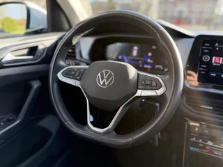 Volkswagen T-Cross 1.0 TSI Life Edition | Clima | Adaptive Cruise Virtual Dashboard | / 8