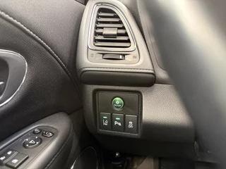 Honda HR-V 1.5 i-VTEC Executive  Panoramadak Full-led Navigatie / 10