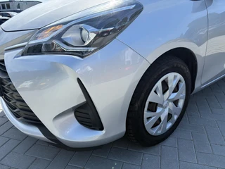 Toyota Yaris 1.0 VVT-i Aspiration 5-Deurs | Climate control | Camera | Navigatie | Cruise control | Elektrisch Pakket | Bluetooth telefoonvoorbereiding / 32