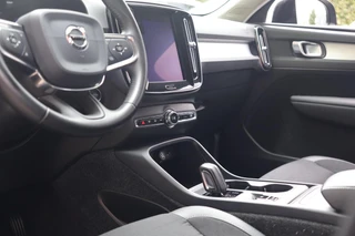 Volvo XC40 T4 Momentum | Stoelverwarming | Trekhaak | Parkeercamera | Keyless / 31