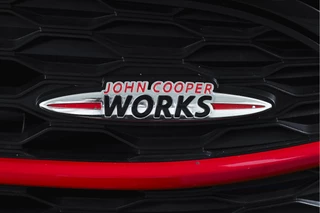 MINI Clubman 2.0 JCW ALL4 Chili  | S/K-Panodak | Adapt. Cruise | Stoelverw. | PDC | Camera | NAV + App.Connect | ECC | Harman Kardon | LM 19" | / 12