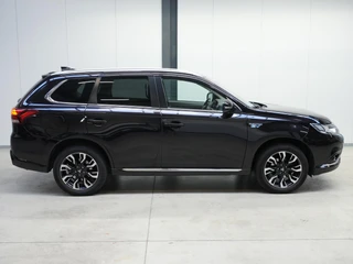Mitsubishi Outlander 2.0 PHEV Pure / 36