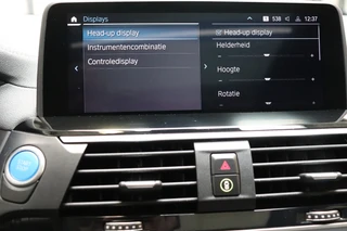 BMW iX3 High Executive 80 kWh Automaat  / Driving Assistant Professional / SOH 97% / Live Cockpit Professional / Trekhaak / Panoramadak / Adaptief Onderstel / Leder / Harman Kardon / Shadow Line / Head-Up Display / Adaptieve LED-koplampen / DAB / 20 Inch / 37